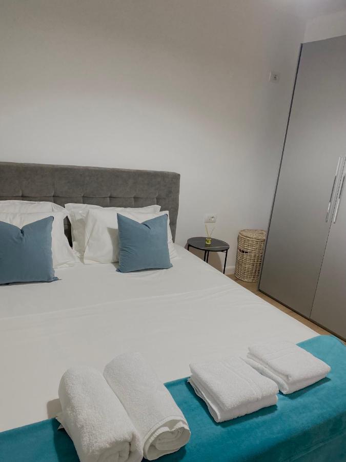 טיראנה Jolie Center Apartment מראה חיצוני תמונה