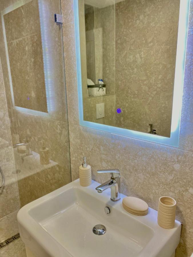 טיראנה Jolie Center Apartment מראה חיצוני תמונה